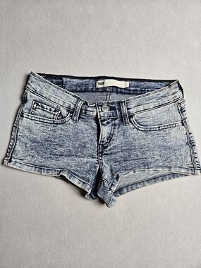 Levi’s Size 1 Acid Wash Denim Low Rise Short Shorts